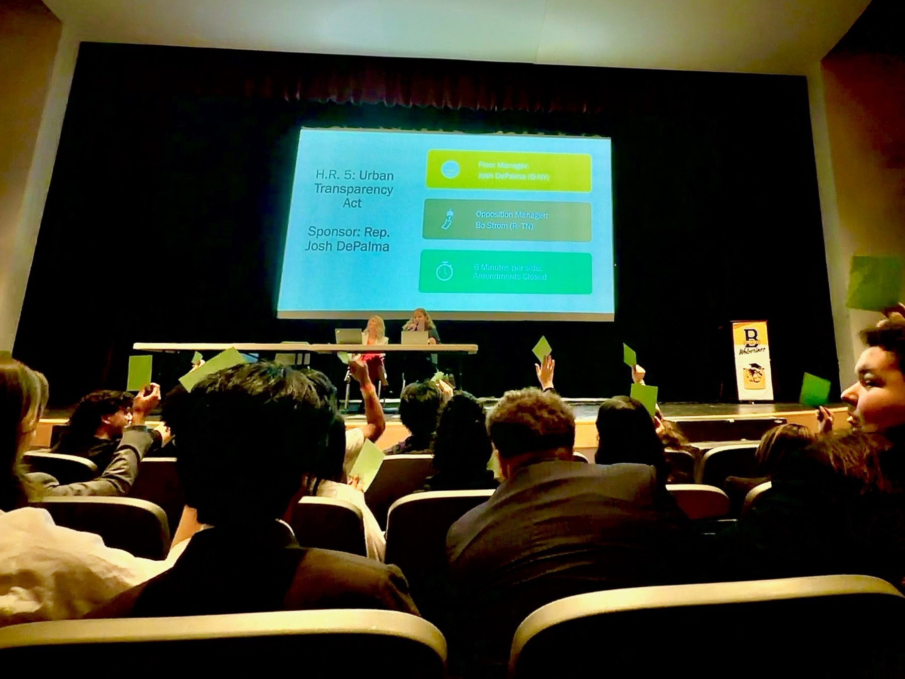 Mock Congress — 200 students voting on the Urban Transparency Act