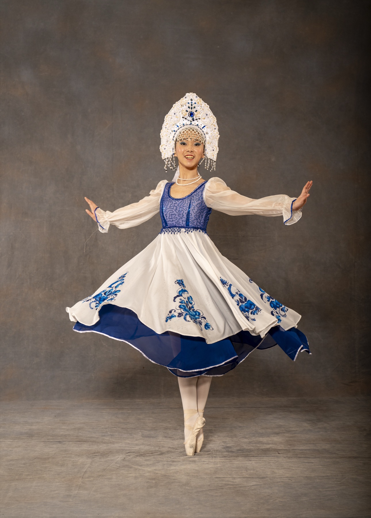 Russian character dance — studio portrait 2