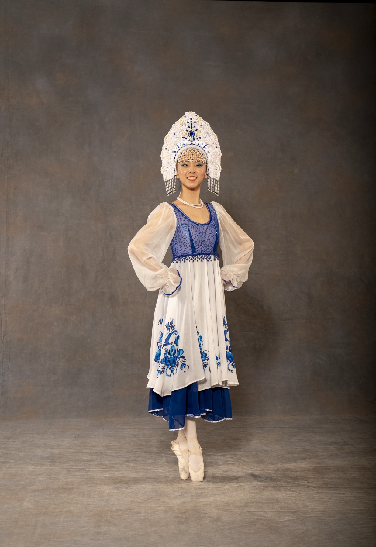 Russian character dance — studio portrait 4